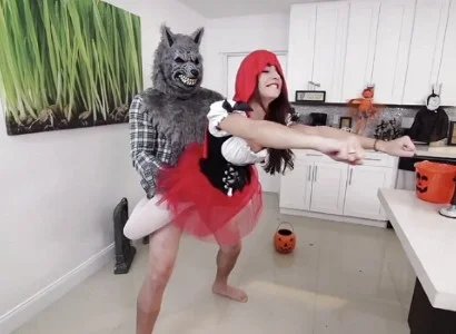 Cô bé chén nhau nóng bỏng