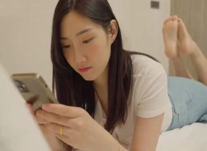 Vợ vụng trộm với anh nhân viên giao hàng