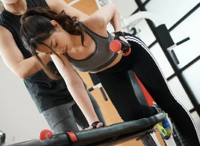 Anh PT số hưởng với người phụ nữ thiếu thốn tình dục địt nhau tới tối